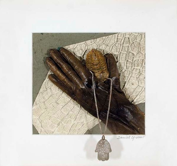 DANIEL  SPOERRI - Trippa, Trilobite e due mani, 2005