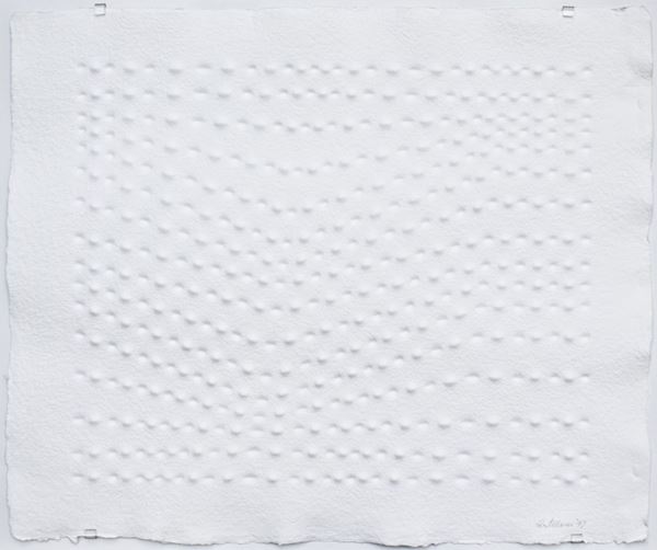 ENRICO  CASTELLANI : senza titolo  (1997)  - carta a rilievo - Auction 76°MODERN AND CONTEMPORARY ART AUCTION - I - Fidesarte - Casa d'aste