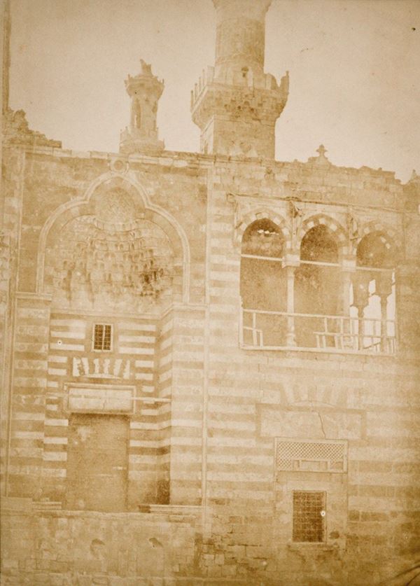 MAXIME DU CAMP : Entrata della moschea di Barkauk - Cairo (Egitto)  (1851)  - carta salata da negativo di carta  - Auction Photographs, works on papers, art by women - I - Fidesarte - Casa d'aste