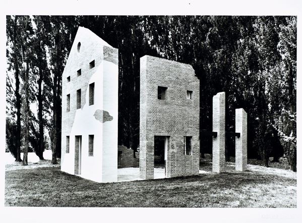 GABRIELE BASILICO : La casa abbandonata  (2001)  - stampa alla gelatina ai sali d'argento - Asta FOTOGRAFIA - OPERE D'ARTE SU CARTA - ARTE AL FEMMINILE - I - Fidesarte - Casa d'aste