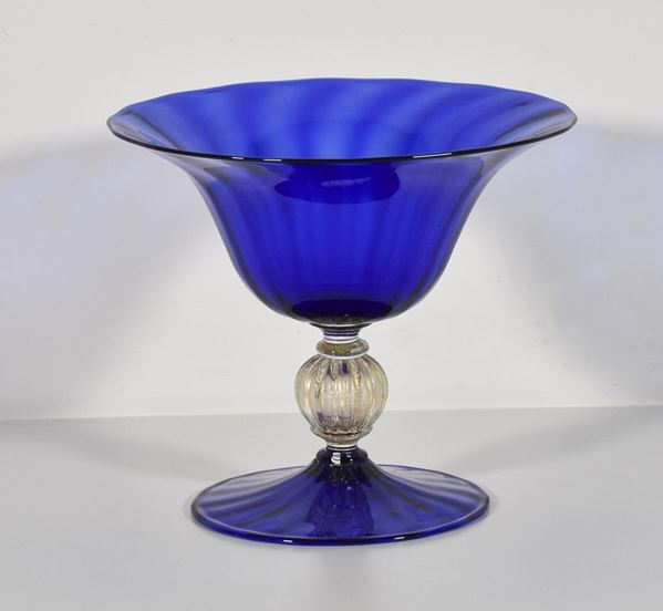MURANO : Alzata  - vetro soffiato cristallo blu con stelo oro zecchino 24 kt - Asta Arte Moderna e Contemporanea - Grafica d'autore e vetri di Murano - Fidesarte - Casa d'aste