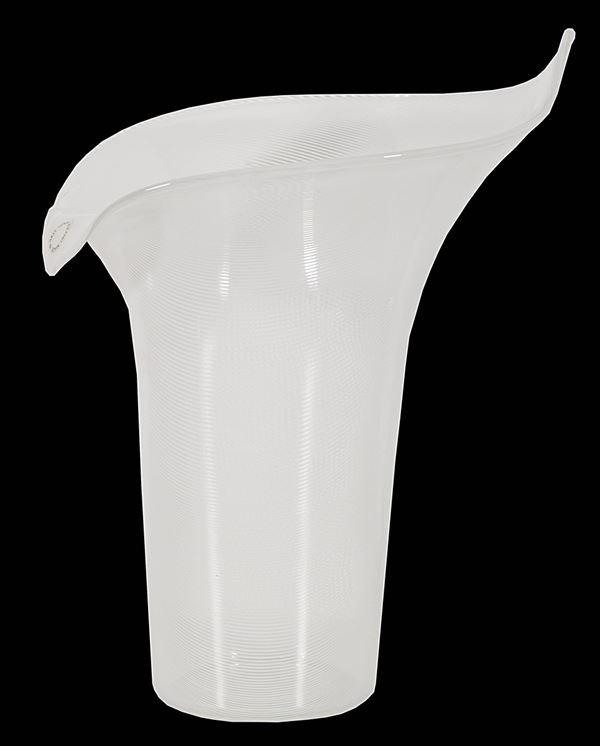 "Calla"  - vaso in vetro di Murano in filigrana lattice - Auction Arte Moderna e Contemporanea - Author graphics and Murano Glasses - Fidesarte - Casa d'aste