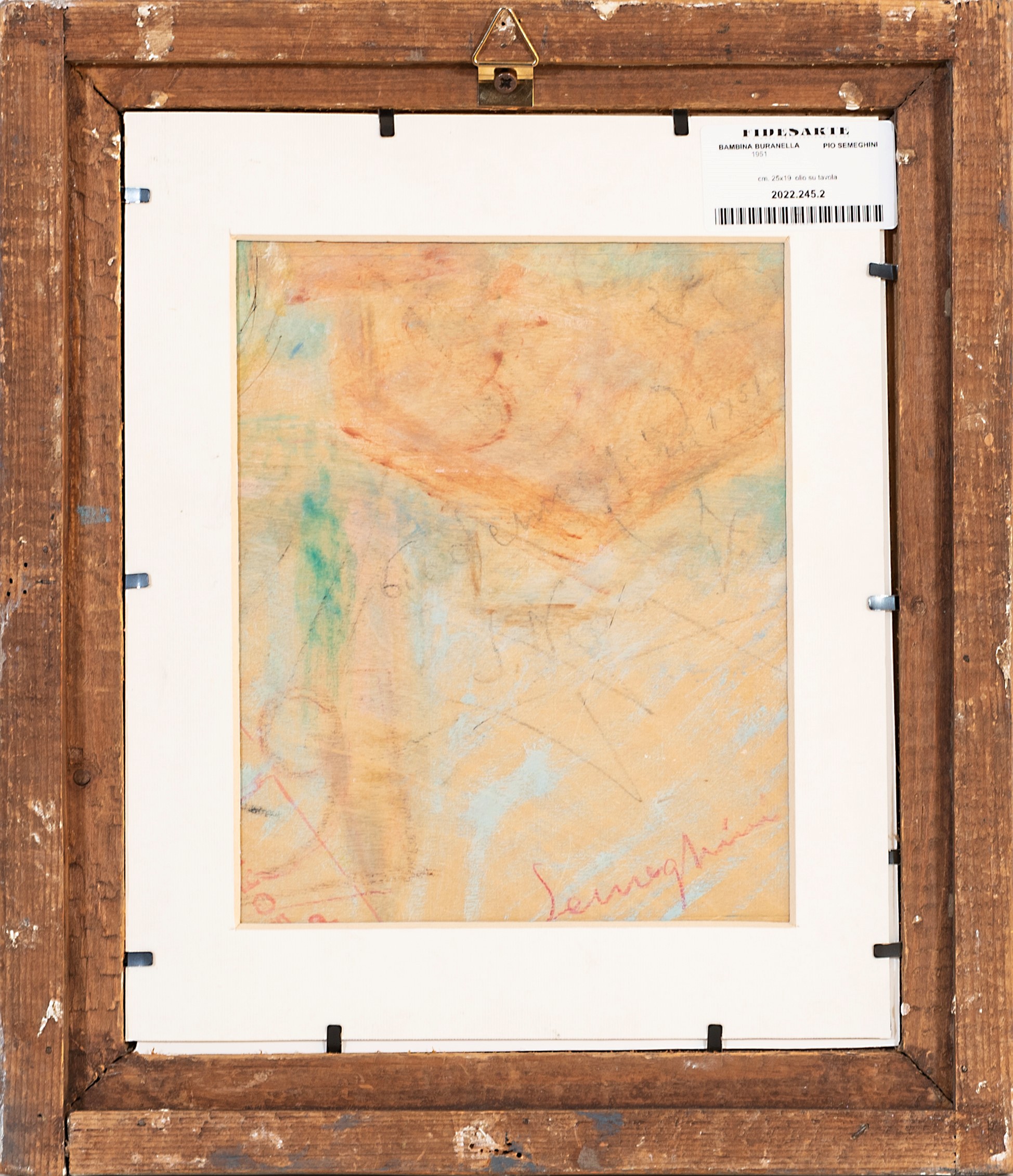 Bambina con piatto di frutti