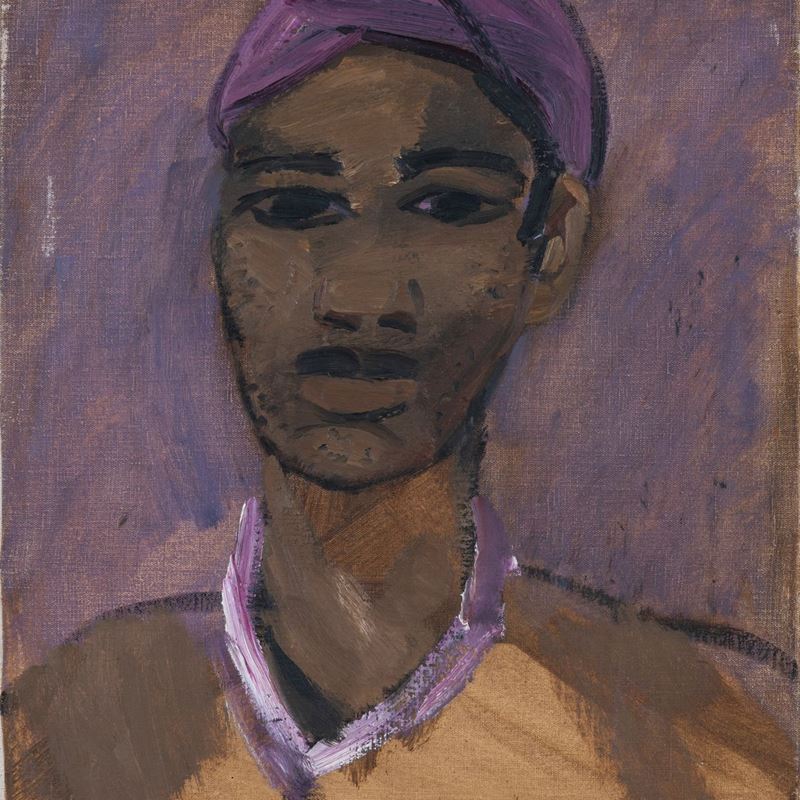 Uomo e berretto viola