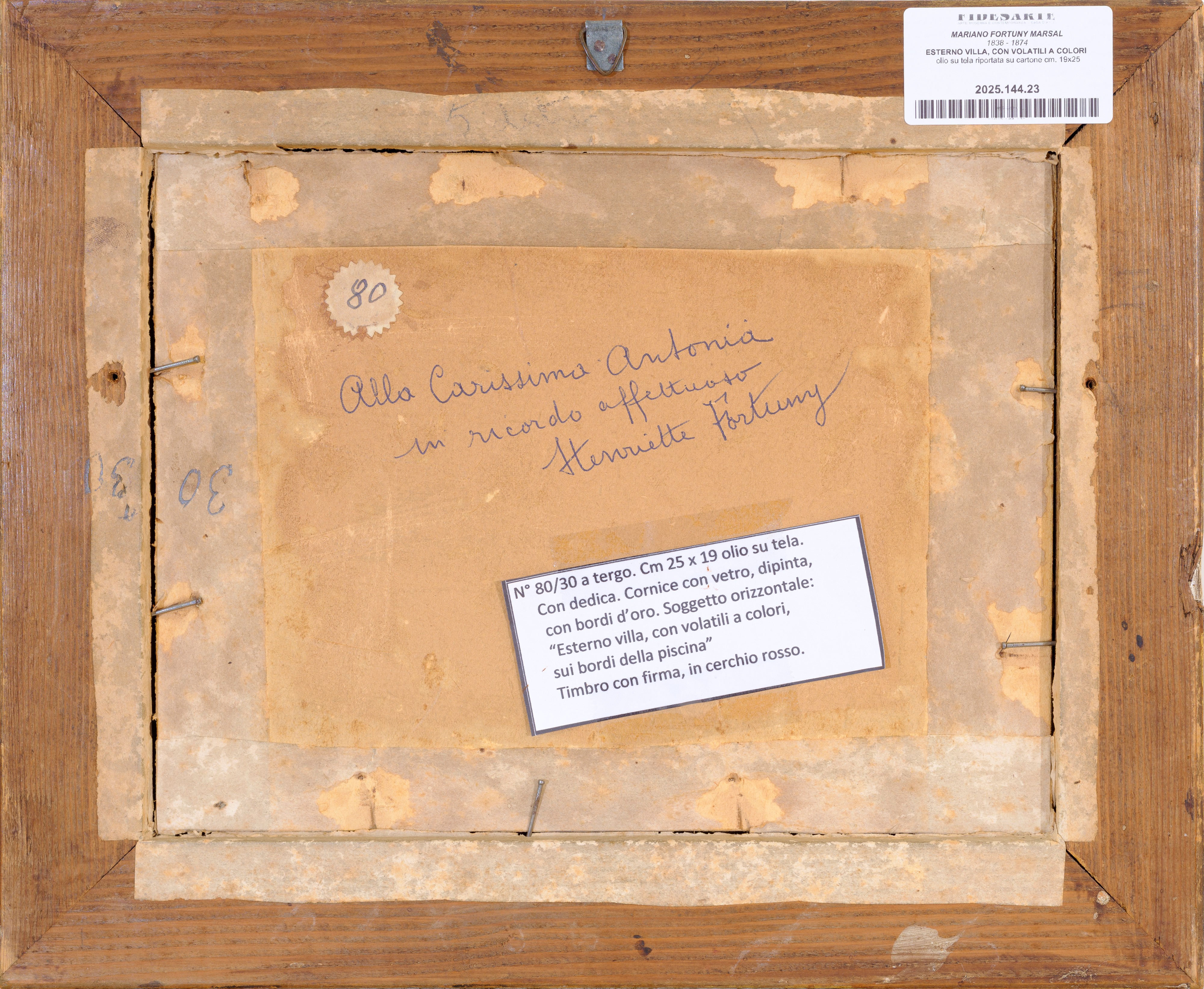 Esterno villa, con volatili a colori