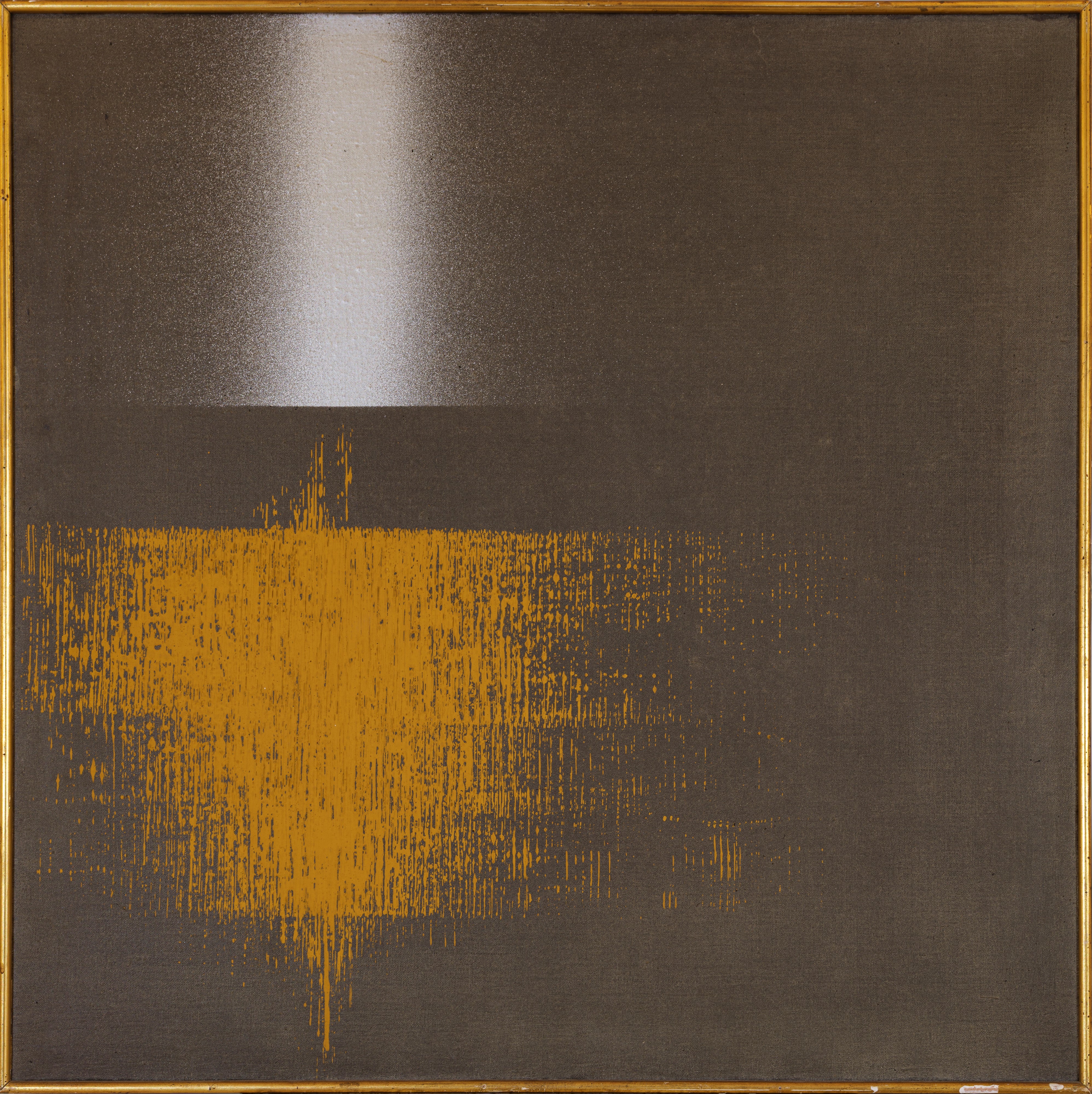 Ocria e argento su grigio