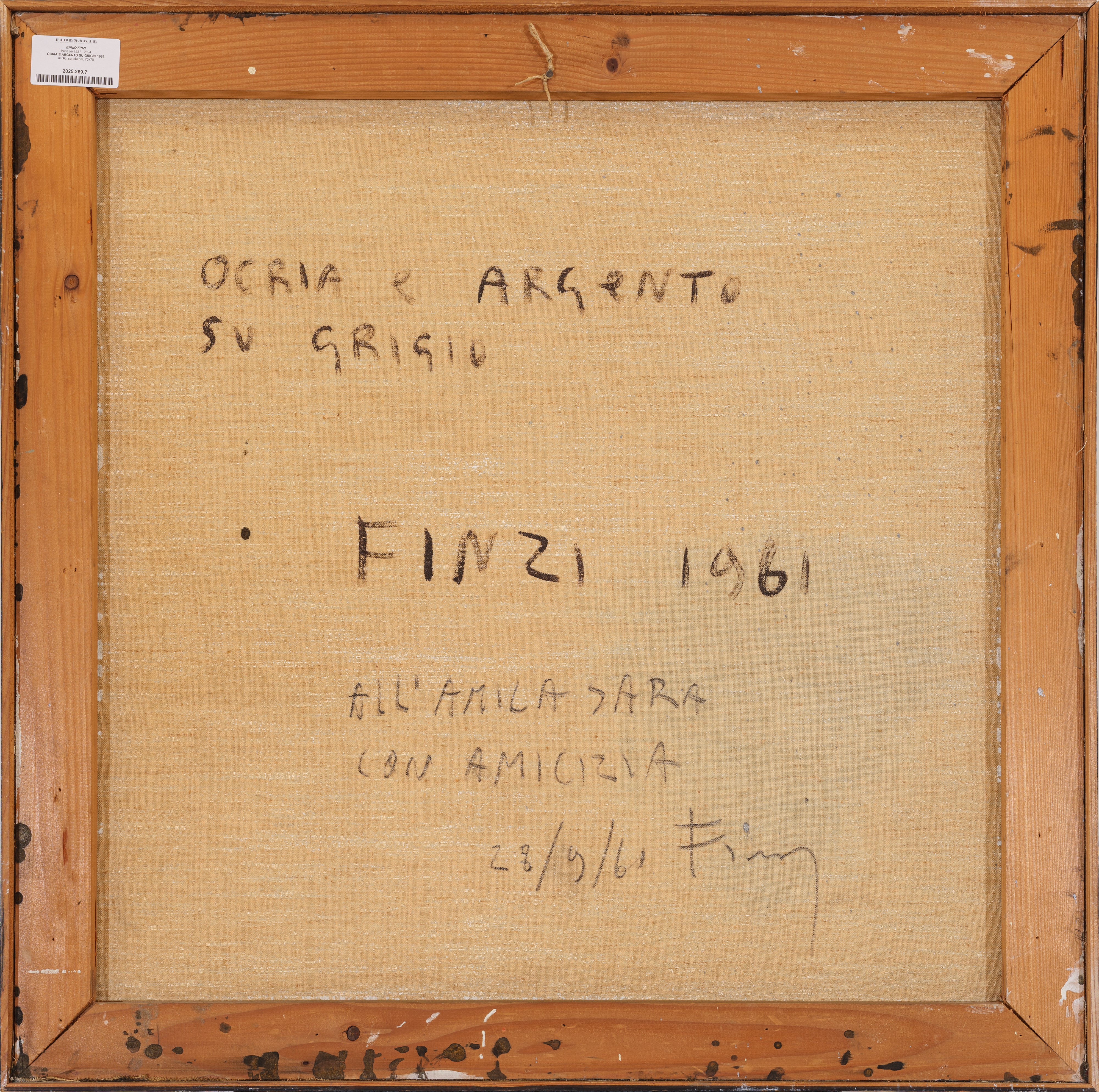 Ocria e argento su grigio